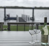 Quiet River Front Escape Walk to Ocean Street  Shops - Accommodation Port Hedland