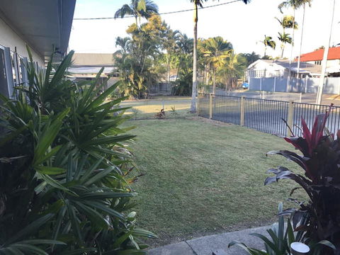 QUIRKY QUEENSLANDER 6 BEDROOM HOME - Accommodation Port Hedland 2