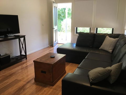 Rail Trail Cottage - Accommodation Port Hedland 1