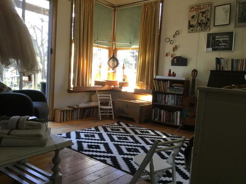 Redhaus Artist Cottage - Accommodation Port Hedland 1