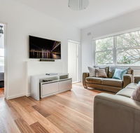 Renovated art deco flat close to city and harbour - Accommodation Port Hedland