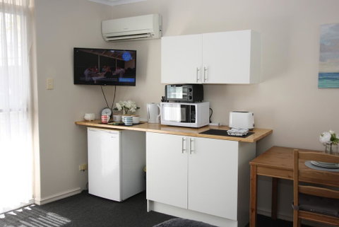 Resort Serviced Apartments - Mandurah - Accommodation Port Hedland 3