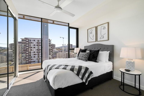 Resort-style Apartment With Balcony, Pool And Gym - Accommodation Port Hedland 2