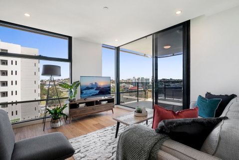 Resort-style Apartment With Balcony, Pool And Gym - Accommodation Port Hedland 1