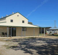 RETRO FUNNY FARM - Accommodation Port Hedland