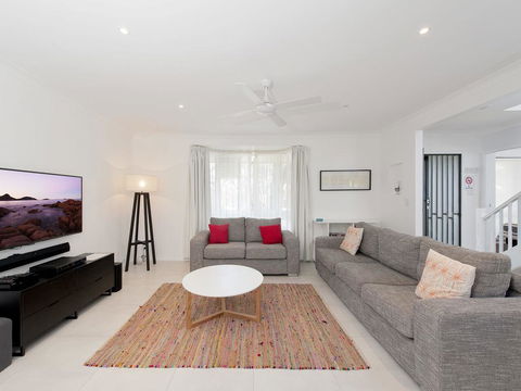 Ronald Avenue, 101, Sea Behind The Trees - Accommodation Port Hedland 1