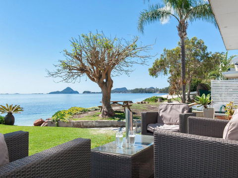 Sandy Bottoms @ Corlette - Accommodation Port Hedland 0