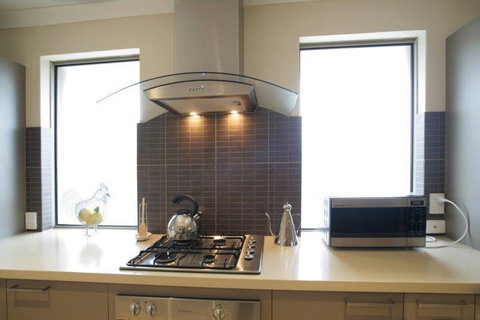 Seal 4 Bedroom House By Shoalwater Executive Homes - Accommodation Port Hedland 3