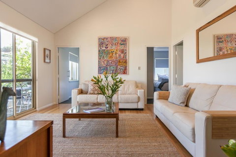 Seaside Apartment - Accommodation Port Hedland 0