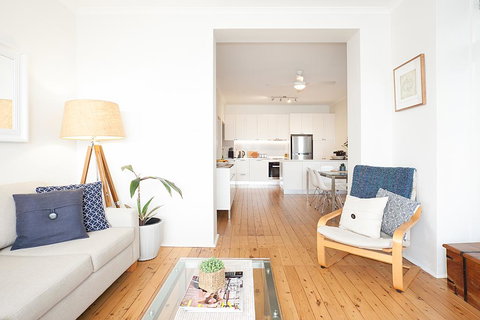 Serene And Stylish Harbourside Apartment - Accommodation Port Hedland 1