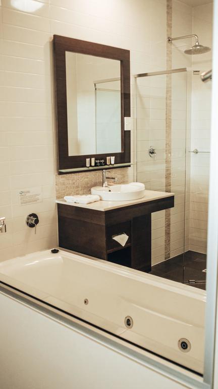 Sfera's Park Suites & Convention Centre - Accommodation Port Hedland 3