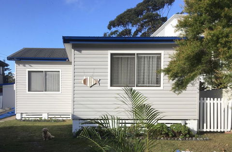 Shellharbour Beach Cottage - Walk Onto Patrolled Beach With Flags In Summer - Accommodation Port Hedland 2