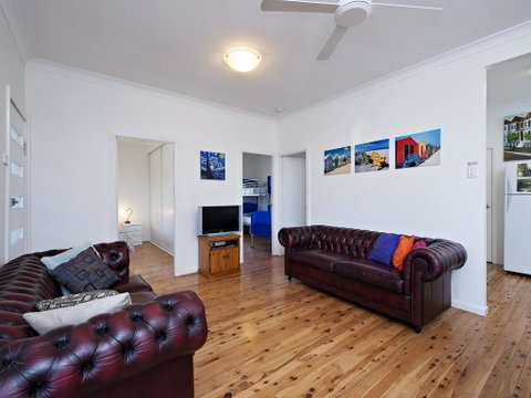 Short Street, 4, The Beach Cottage - Accommodation Port Hedland 1