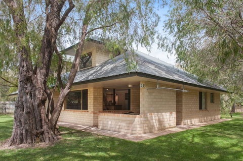 Siesta Park Holiday Resort - Accommodation Port Hedland 0