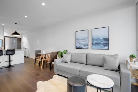 Skyline Seaview 2BR With CARPARK&POOL&GYM@Crown - Accommodation Port Hedland 2
