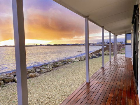 Smart Beach House @ Pelican Point - Accommodation Port Hedland 0