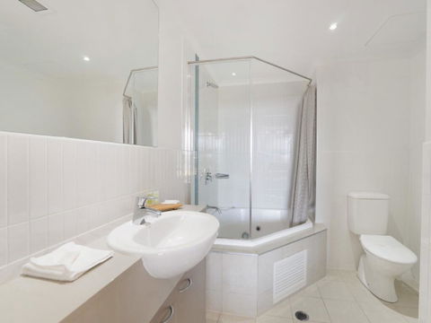 Soho - Ettalong Beach Resort - Accommodation Port Hedland 1