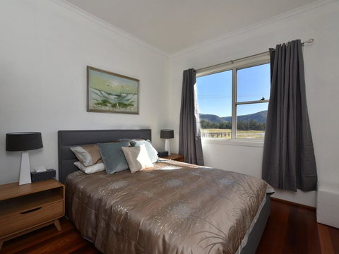 Somerville Wines Farmstay In Broke, Super Cute House On Working Farm. Walk For Miles. - Accommodation Port Hedland 3