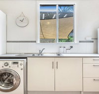 Sounds of Sunshine 2 Downstairs half of House - Accommodation Port Hedland