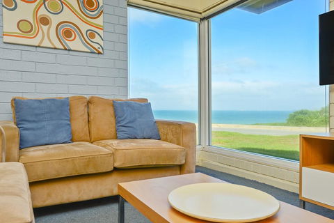 South Seas Beachfront Apartments - Accommodation Port Hedland 2