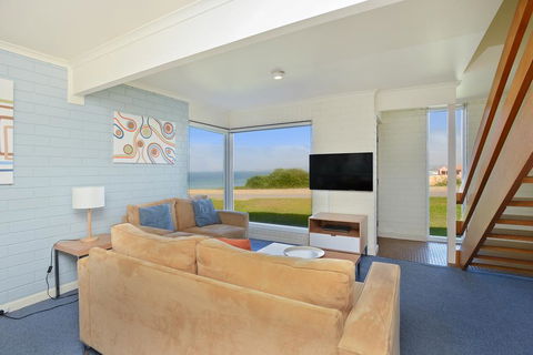 South Seas Beachfront Apartments - Accommodation Port Hedland 3