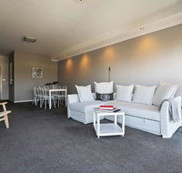 Spacious 2 Bedroom Apartment in Melbourne's Southbank - Accommodation Port Hedland