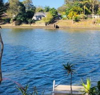 Spacious 2 Bedroom Beach Side Apartment - Close to shopping Centre with Coles Health Food Shop Sushi Pizza Cafes Hairdresse - Accommodation Port Hedland