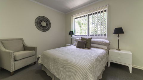 Spring Hill With Pool - Accommodation Port Hedland 0