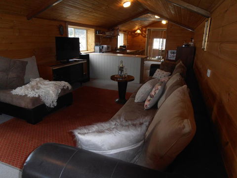 Springmead Rustic Cabin - Accommodation Port Hedland 3