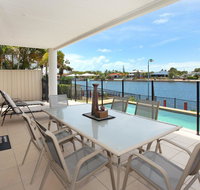 St Lucia 11 - 4 BDRM Canal Home with Pool - Accommodation Port Hedland