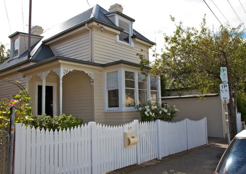 Strahan House - Accommodation Port Hedland 1