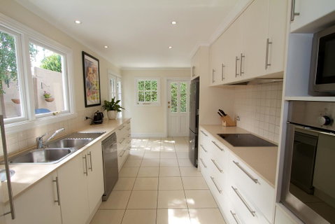 Strahan House - Accommodation Port Hedland 2
