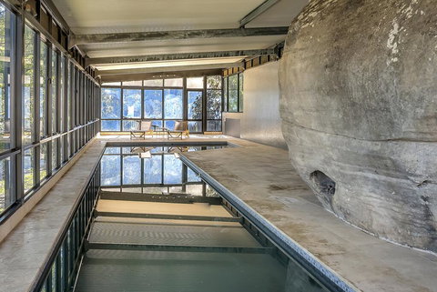 STUNNING CLIFF TOP HOME // POOL & GAMES - Accommodation Port Hedland 3