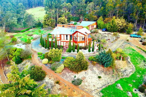 STUNNING HOME WITH AMAZING VIEWS - Just 20 Mins To The City And Only 10 To MONA! - Accommodation Port Hedland 2
