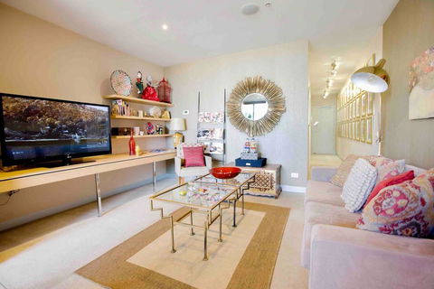 Stylish 1 Bedroom Apartment Amazing City Views - Accommodation Port Hedland 2