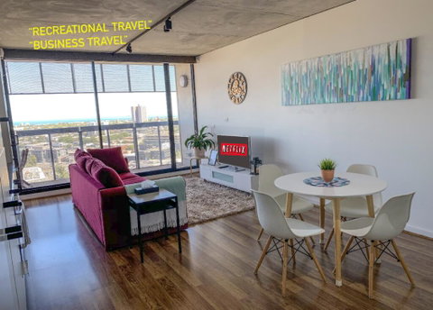 Stylish 2BR 2BT Apt With Bay Views, Secure Parking, Netflix, Gym Pool And Wine - Accommodation Port Hedland 0