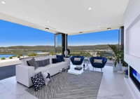 Stylish Penthouse with Views  Jacuzzi