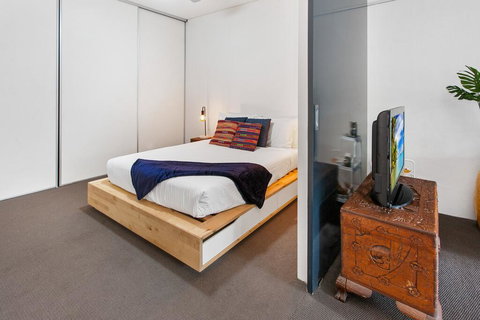 Stylish Valley Unit With Terrace, Parking And Pool - Accommodation Port Hedland 3