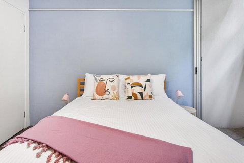 Stylish Valley Unit With Terrace, Parking And Pool - Accommodation Port Hedland 2