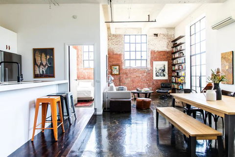 Stylish Warehouse Conversion In The Heart Of Fitzroy - Accommodation Port Hedland 1
