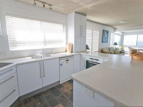 Suncrest 3 - Accommodation Port Hedland 3