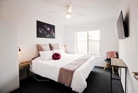 Sunny Shackell - Echuca Moama Holiday Accommodation