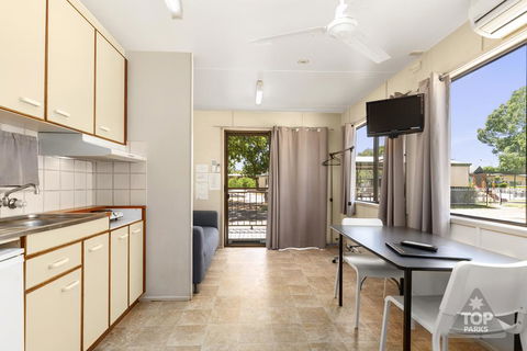 Sunset Top Tourist Park - Accommodation Port Hedland 2