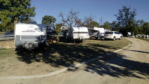 Taroom Caravan & Tourist Park - Accommodation Port Hedland 2