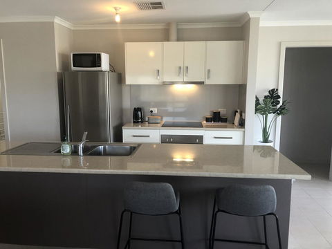 The Baltimore - Family Home Getaway - Accommodation Port Hedland 0