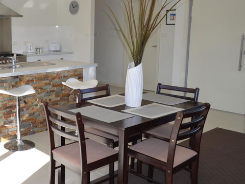 170 Hazards View - Unit 1 - Accommodation Port Hedland 5