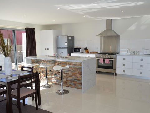 170 Hazards View - Unit 1 - Accommodation Port Hedland 4