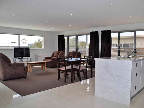 170 Hazards View - Unit 1 - Accommodation Port Hedland 2