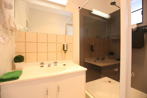 The Fox And Hounds Historic Hotel - Accommodation Port Hedland 31