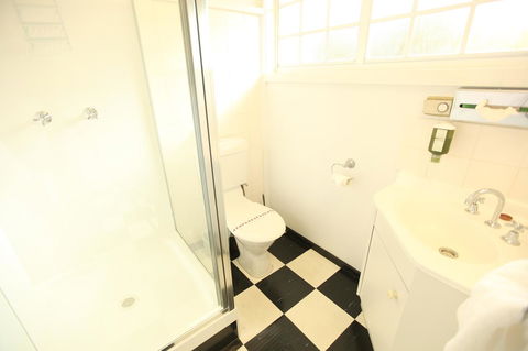 The Fox And Hounds Historic Hotel - Accommodation Port Hedland 17